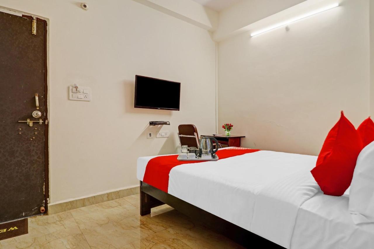 Oyo Happy Stay Hotels Hyderabad Exterior photo